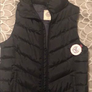 Black puffy vest